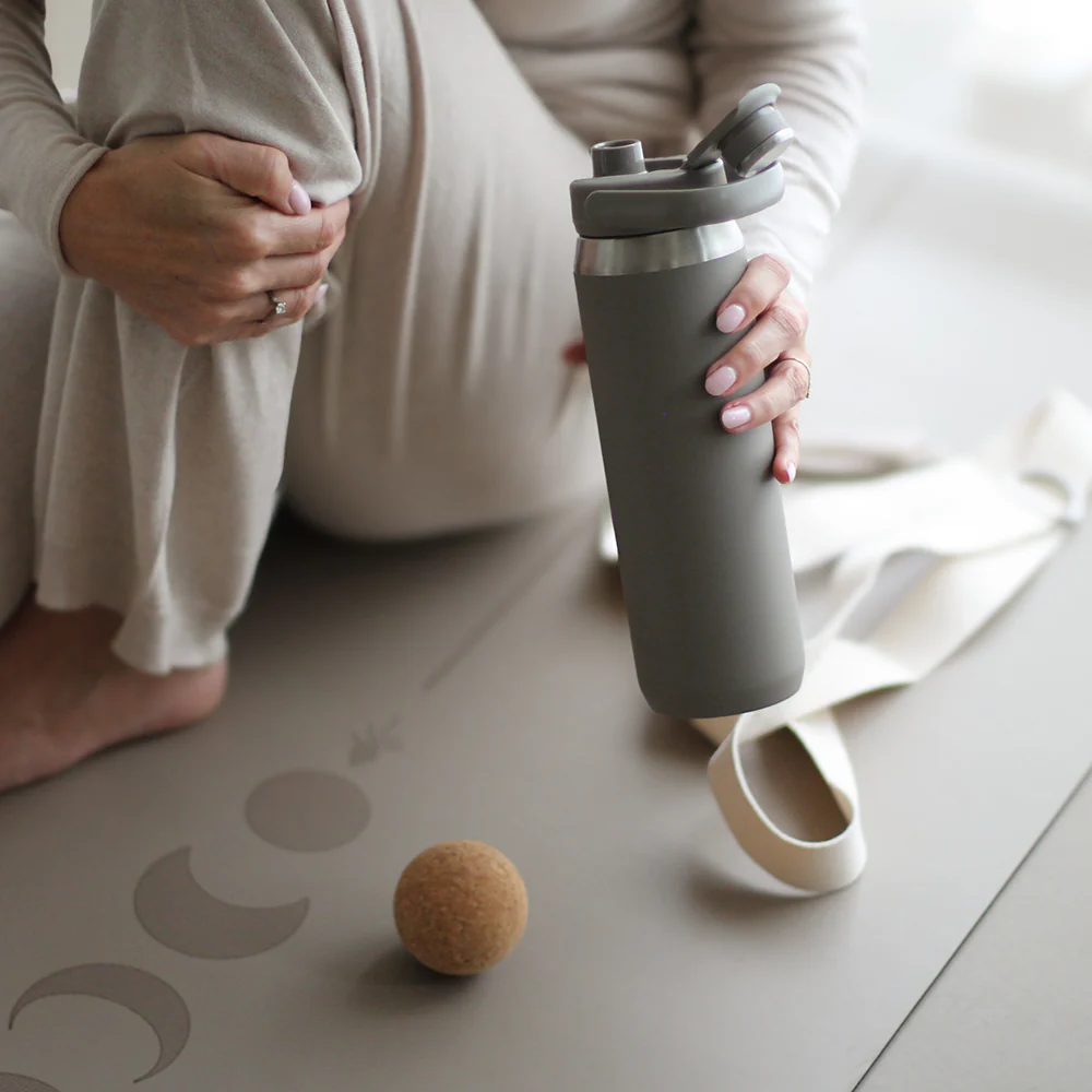 AYA&IDA Sports Bottle - Soft Rose (950ml) - Image 7