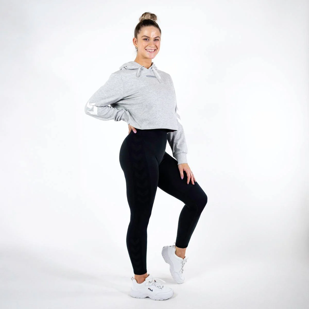 Hummel LEGACY Woman Cropped Hoodie - Grey Melange - Image 4