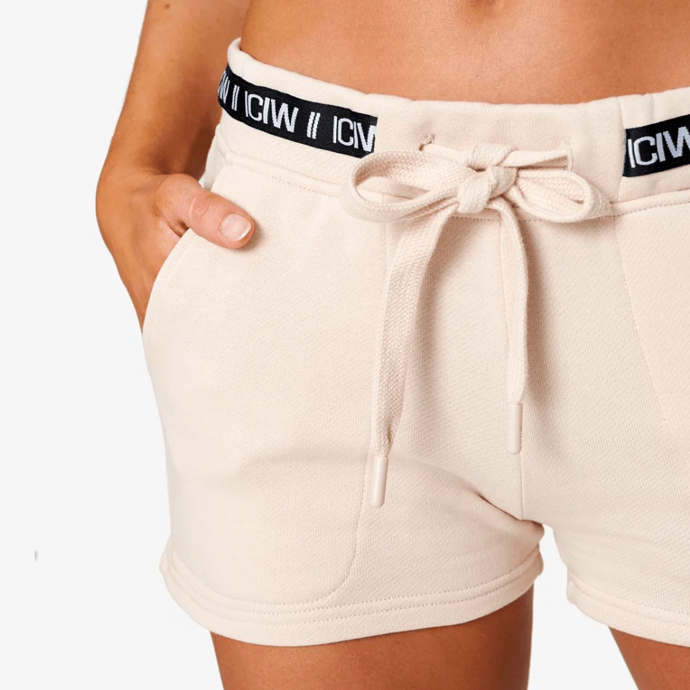 ICANIWILL Chill Out Shorts Sand Wmn - Image 3